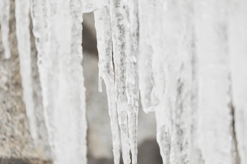 Frozen pipes are a plumbing disaster. Here's how to fix them!