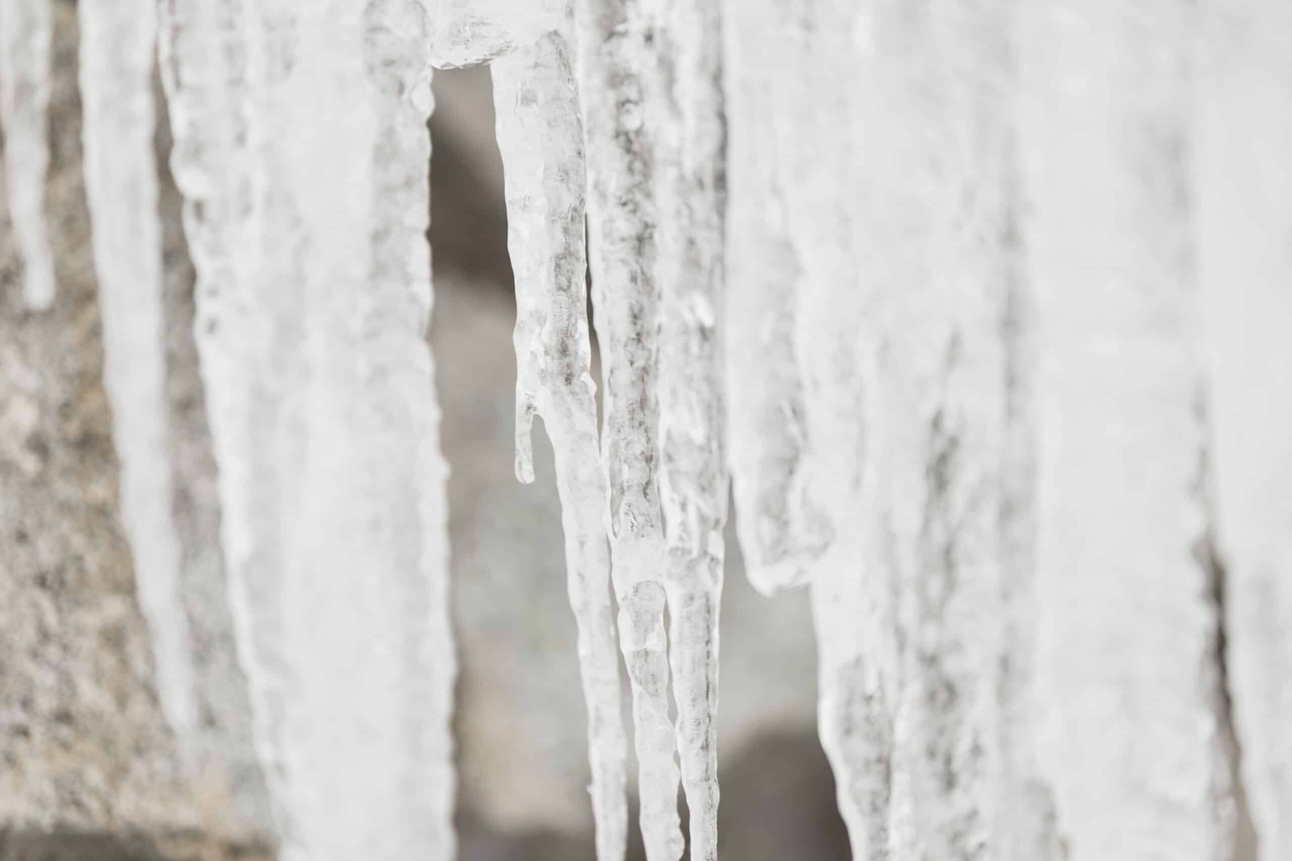 Frozen pipes are a plumbing disaster. Here's how to fix them!